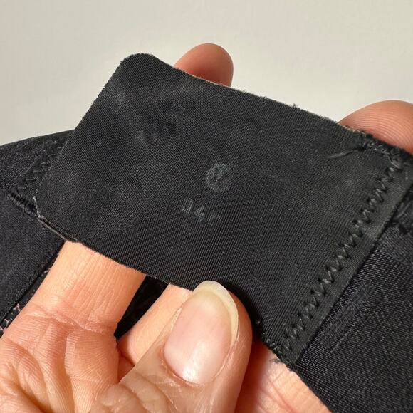 Lululemon Athletica Black Rose Fine Form Adjustable Strap Sports Bra Women's 34C - Picture 9 of 9